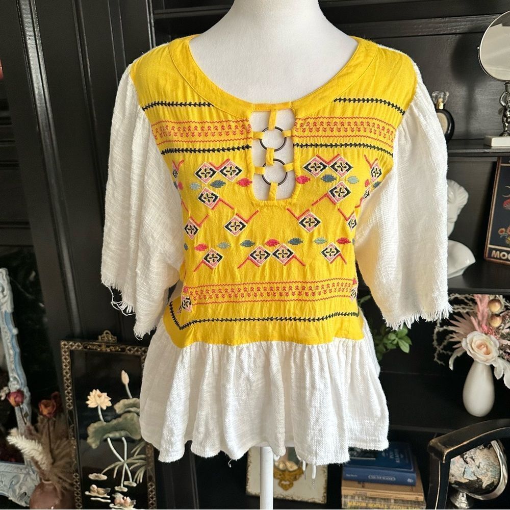 Rocks & Indigo Yellow Embroidered Boho Blouse Size Medium